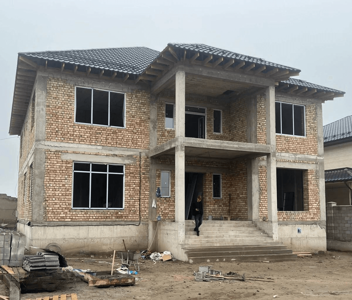 Classical house exterior before transformation - FasadPro before and after example